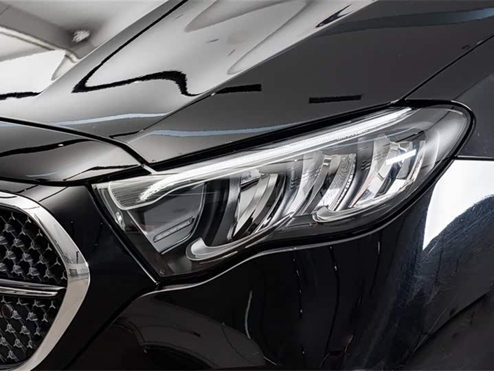 Фото 4 - Mercedes-Benz E-Class