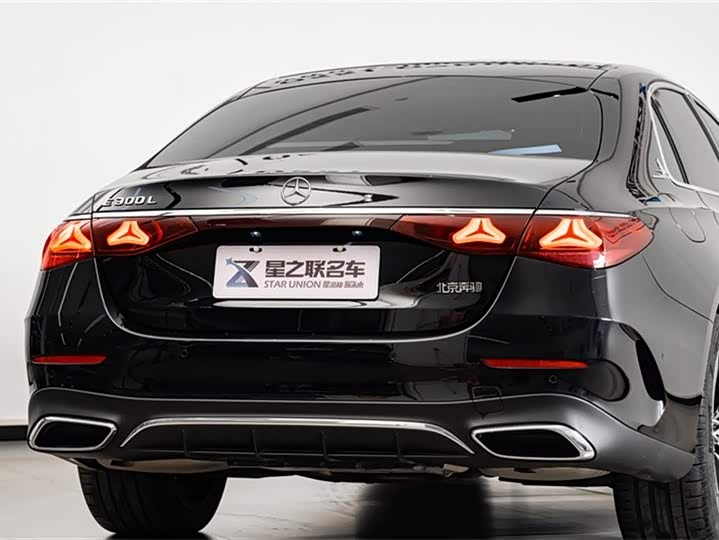 Фото 8 - Mercedes-Benz E-Class