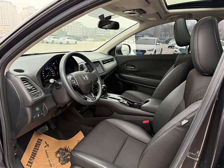 Фото 4 - Honda Vezel