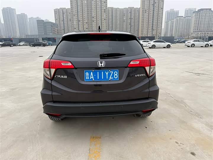 Фото 7 - Honda Vezel