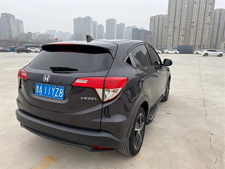 Фото 8 - Honda Vezel