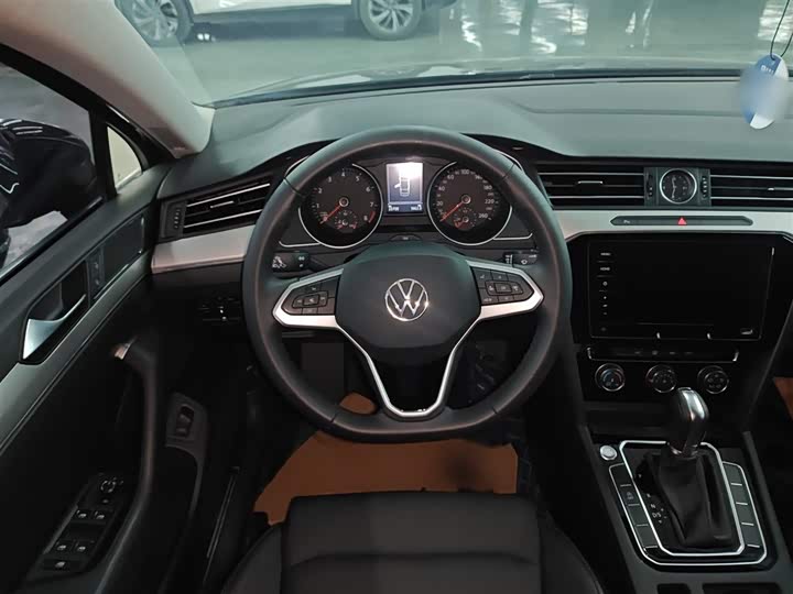 Фото 3 - Volkswagen Magotan