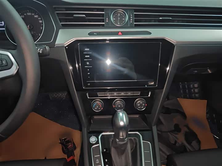 Фото 5 - Volkswagen Magotan