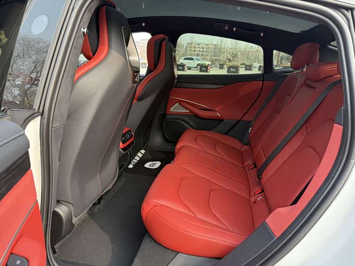 Фото 9 - Xiaomi SU7