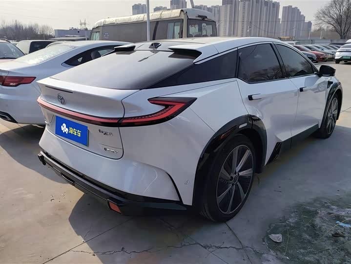 Фото 3 - Toyota bZ5