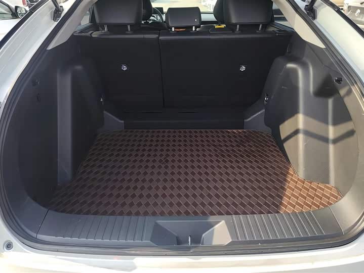 Фото 4 - Toyota bZ5