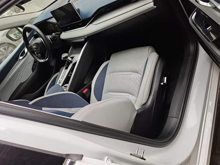 Фото 8 - Geely Preface