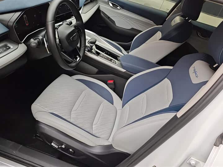 Фото 9 - Geely Preface