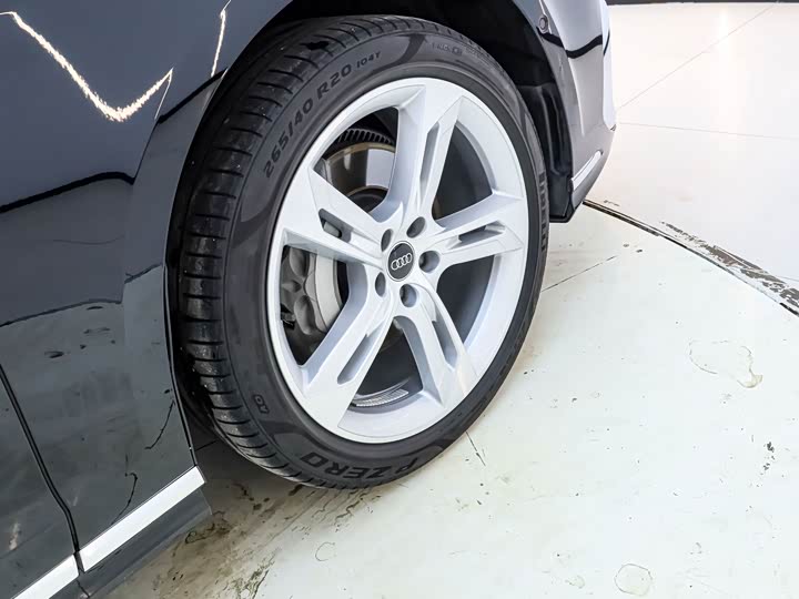 Фото 9 - Audi A8