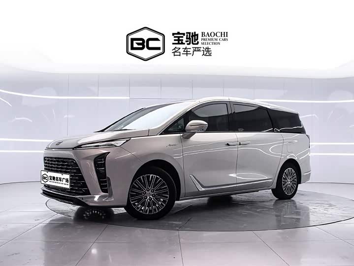 Фото 1 - Buick GL8 Hybrid