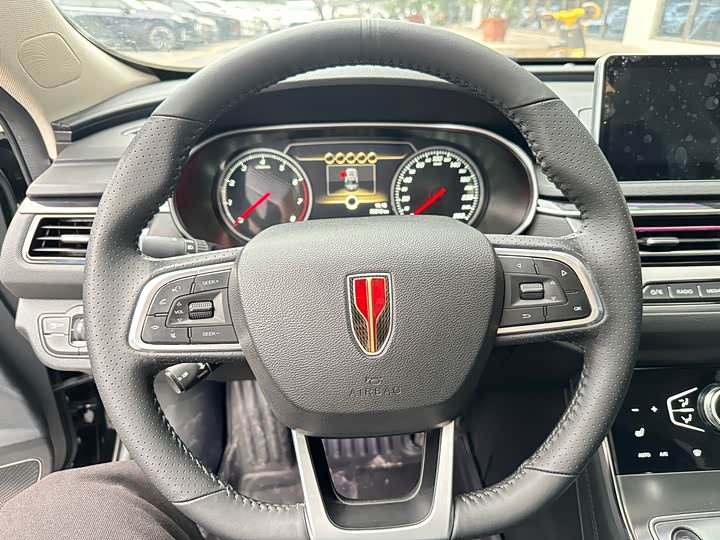 Фото 6 - Hongqi H5