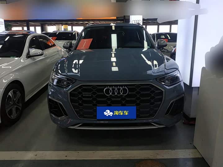 Фото 2 - Audi Q5L