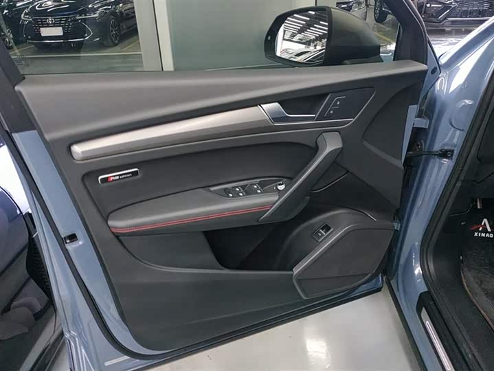 Фото 7 - Audi Q5L