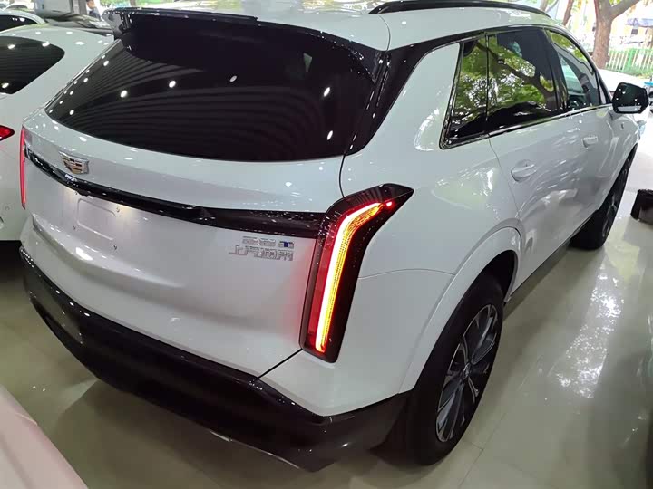 Фото 7 - Cadillac XT5