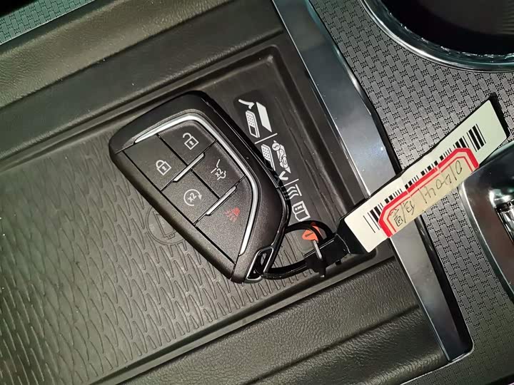 Фото 9 - Cadillac XT5