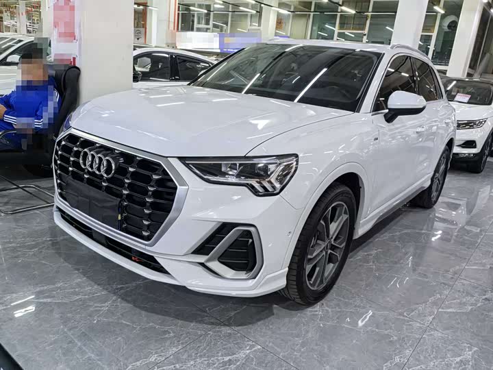 Фото 1 - Audi Q3