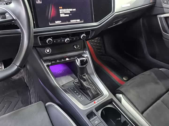 Фото 8 - Audi Q3