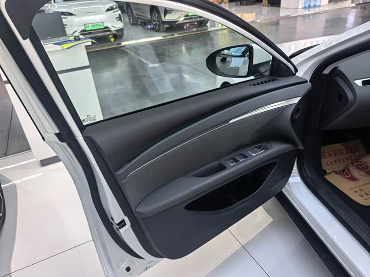 Фото 5 - XPeng Mona M03