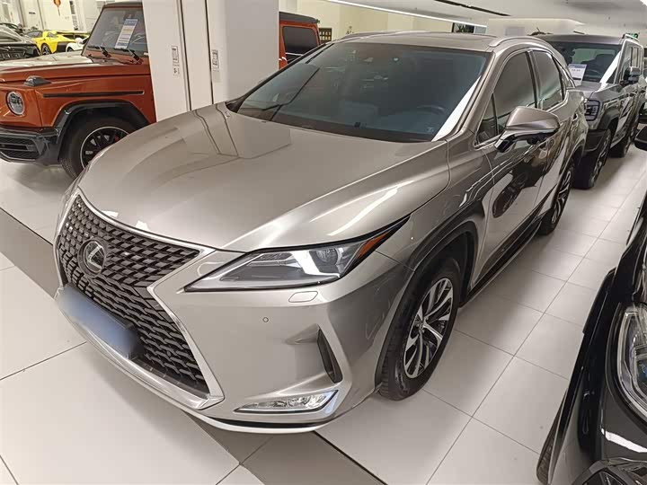 Фото 2 - Lexus RX