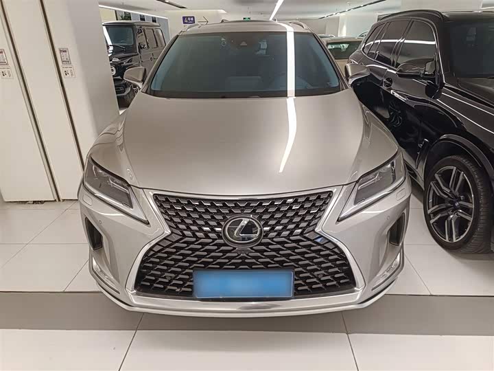 Фото 3 - Lexus RX