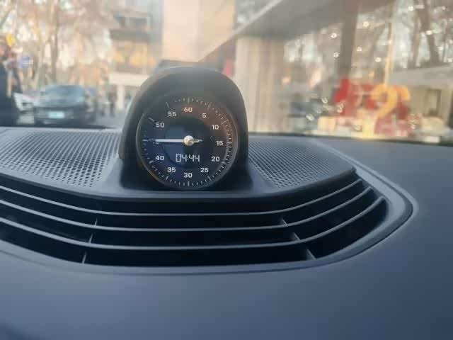 Фото 4 - Porsche Taycan