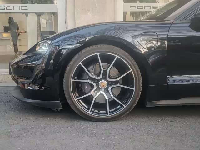 Фото 5 - Porsche Taycan