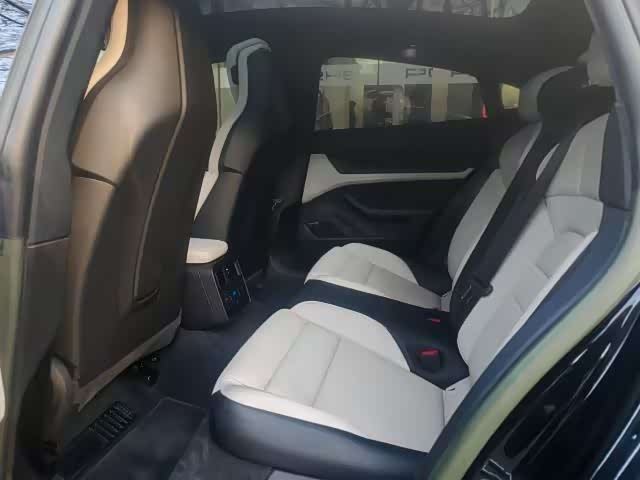 Фото 6 - Porsche Taycan