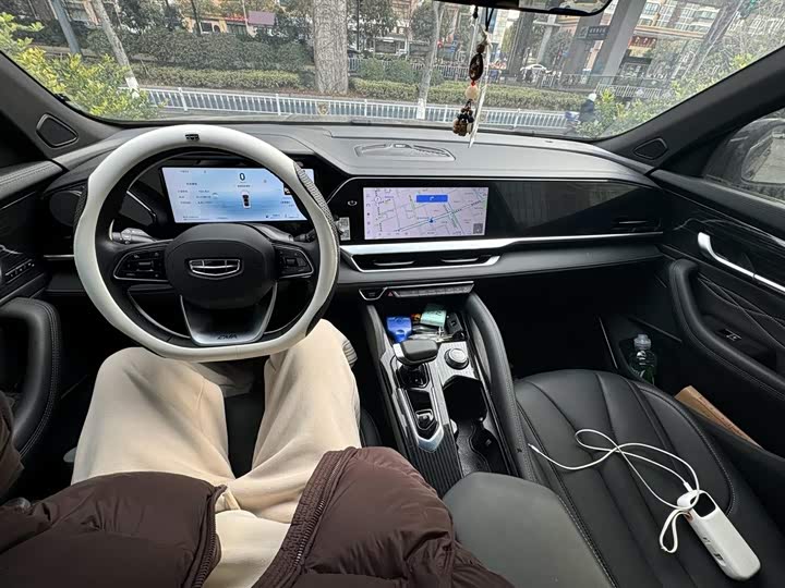 Фото 4 - Geely Monjaro