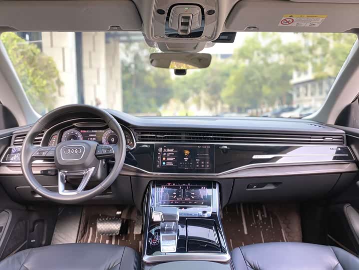 Фото 7 - Audi Q8