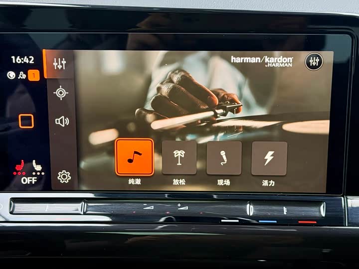 Фото 5 - Volkswagen Golf