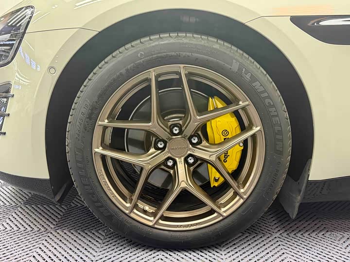 Фото 5 - Xiaomi SU7