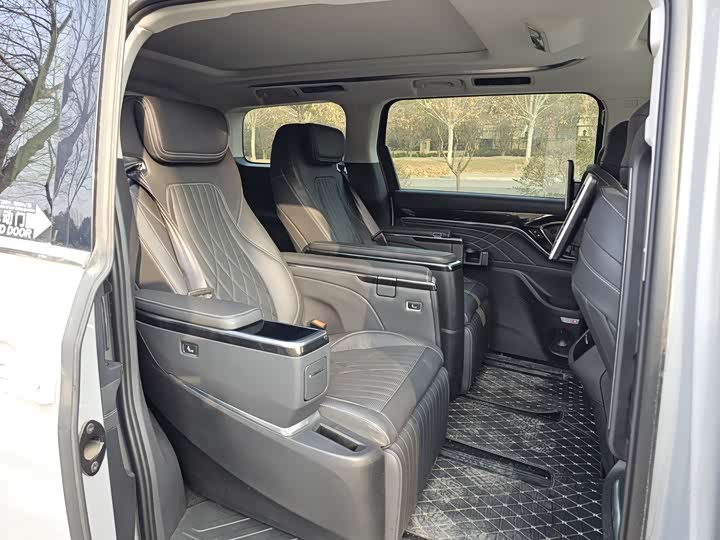 Фото 8 - Maxus G90