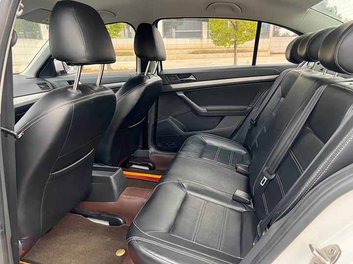 Фото 6 - Volkswagen Lavida