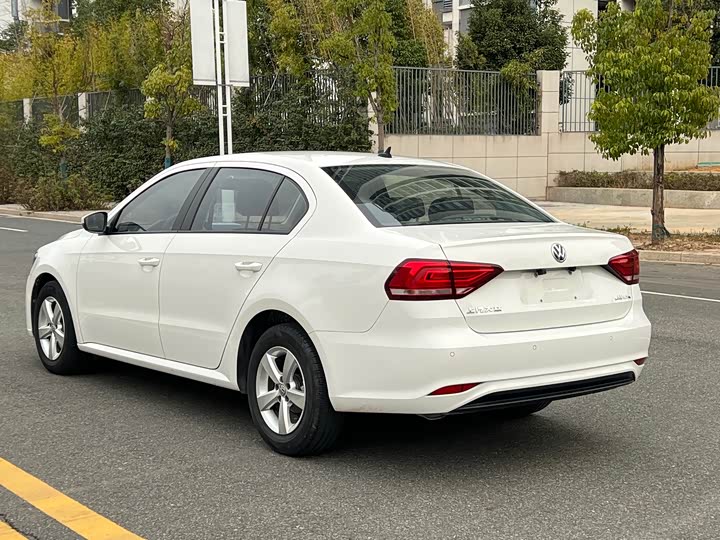 Фото 7 - Volkswagen Lavida