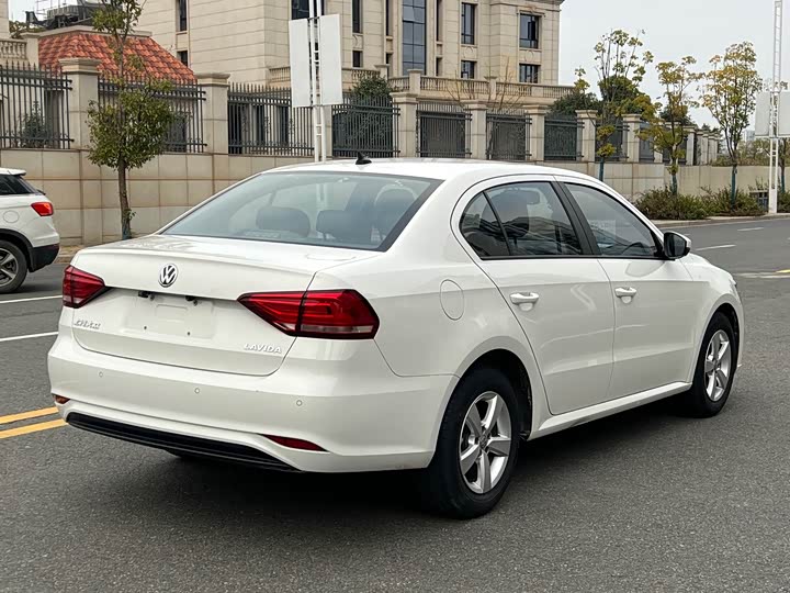 Фото 9 - Volkswagen Lavida