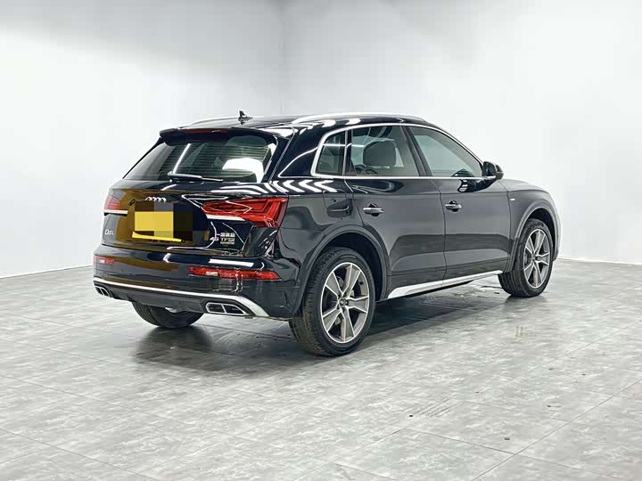 Фото 4 - Audi Q5L