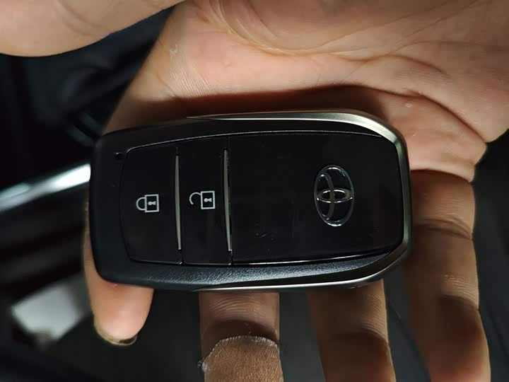 Фото 9 - Toyota Highlander