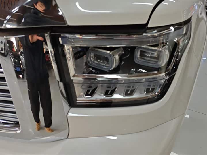 Фото 5 - Tank 500 Hybrid