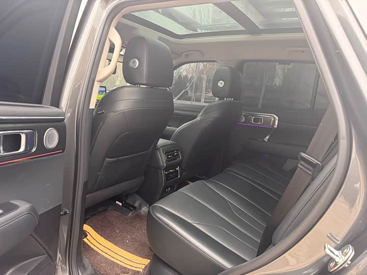 Фото 9 - Tank 400 Hybrid