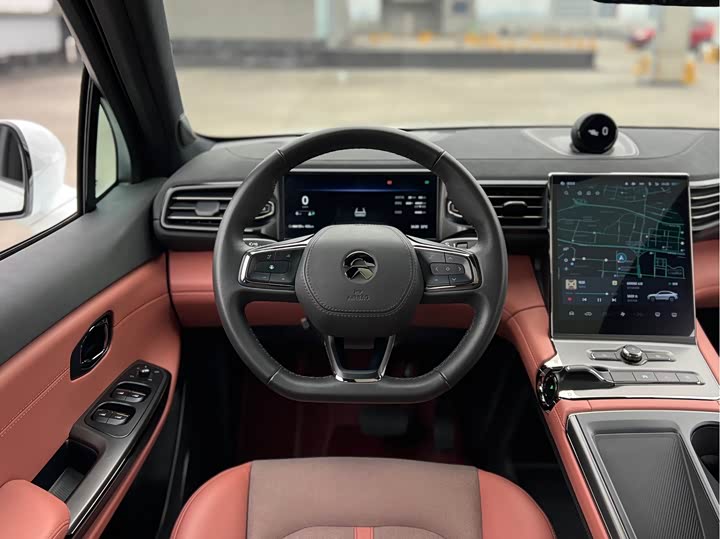 Фото 9 - Nio EC6