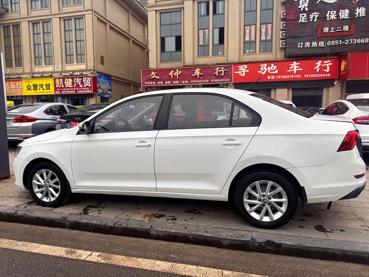 Фото 7 - Skoda Rapid