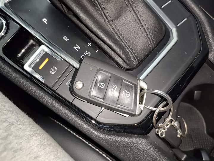 Фото 9 - Volkswagen Lamando L