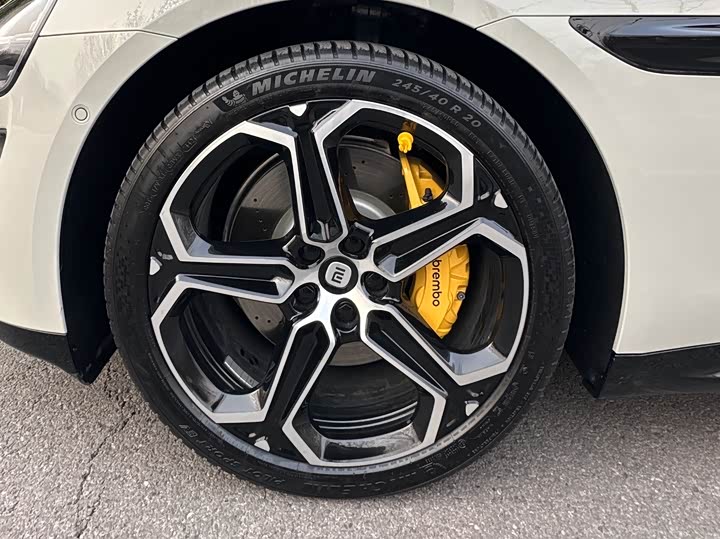 Фото 7 - Xiaomi SU7