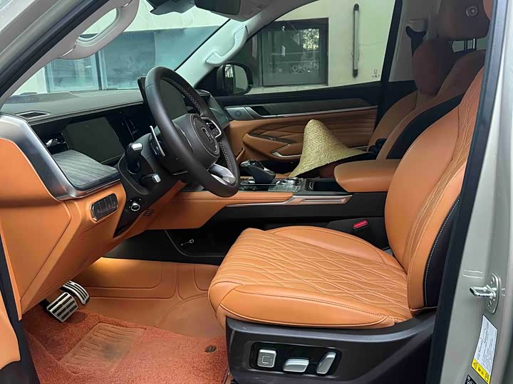 Фото 4 - Tank 500 Hybrid