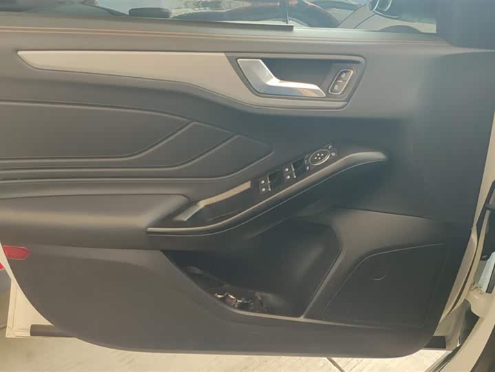 Фото 7 - Ford Focus