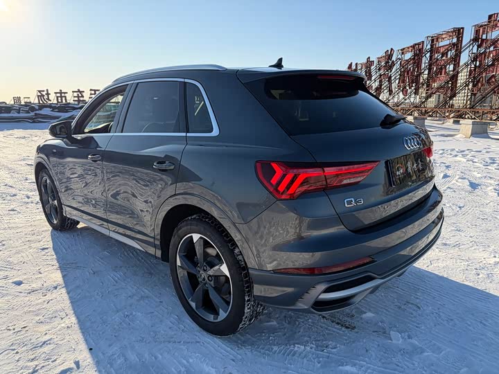 Фото 4 - Audi Q3