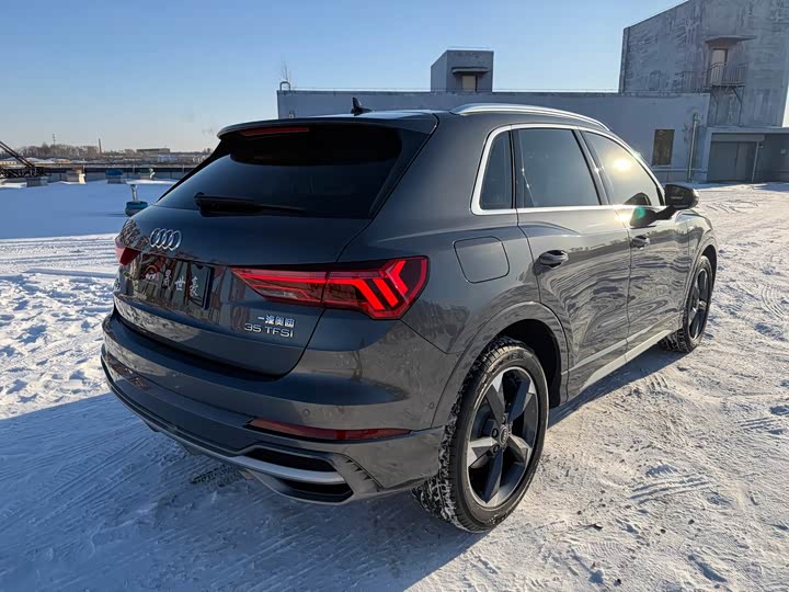 Фото 6 - Audi Q3