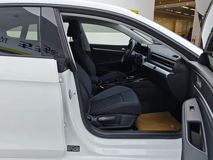 Фото 8 - Volkswagen Lamando L