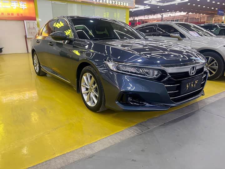 Фото 1 - Honda Accord