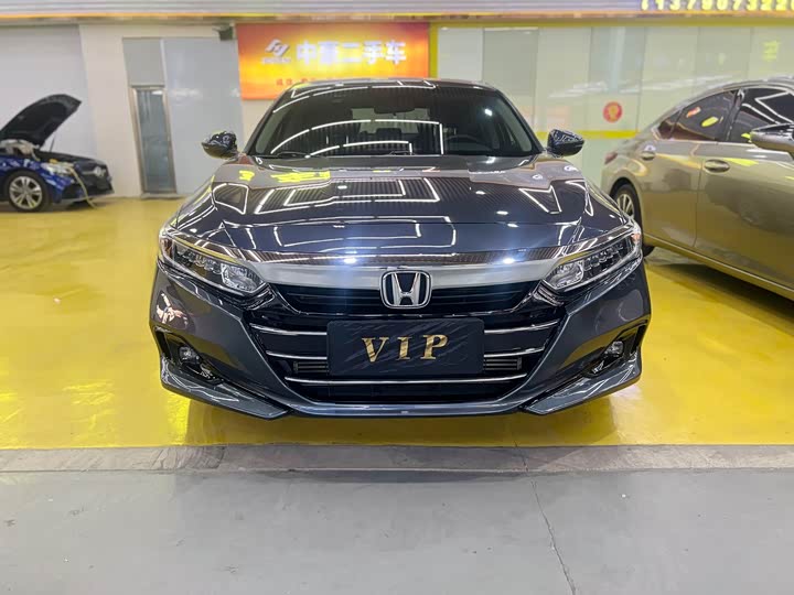 Фото 2 - Honda Accord